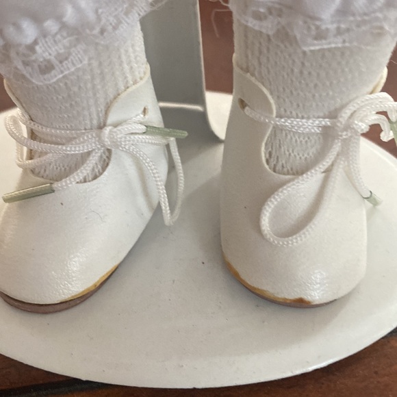 Beautiful black Porcelain doll - Picture 13 of 16